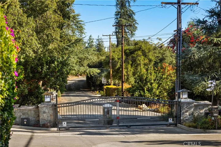 1701 Country Lane, Pasadena, California 91107