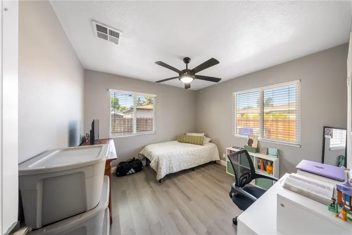 914 W Cambridge Avenue, Fresno, California 93705