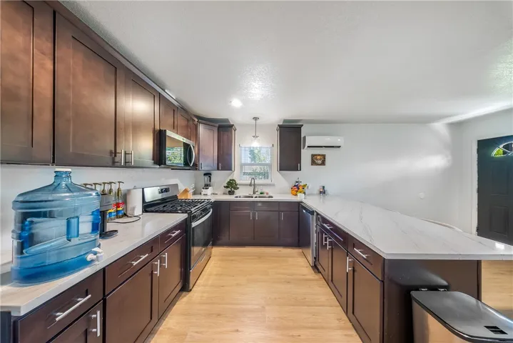 914 W Cambridge Avenue, Fresno, California 93705