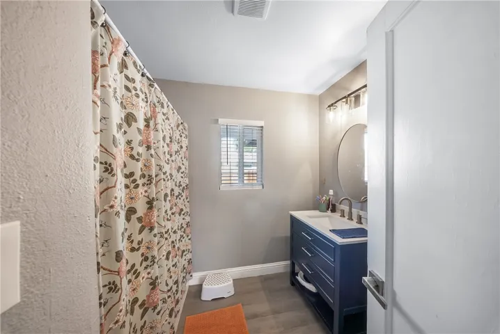 914 W Cambridge Avenue, Fresno, California 93705