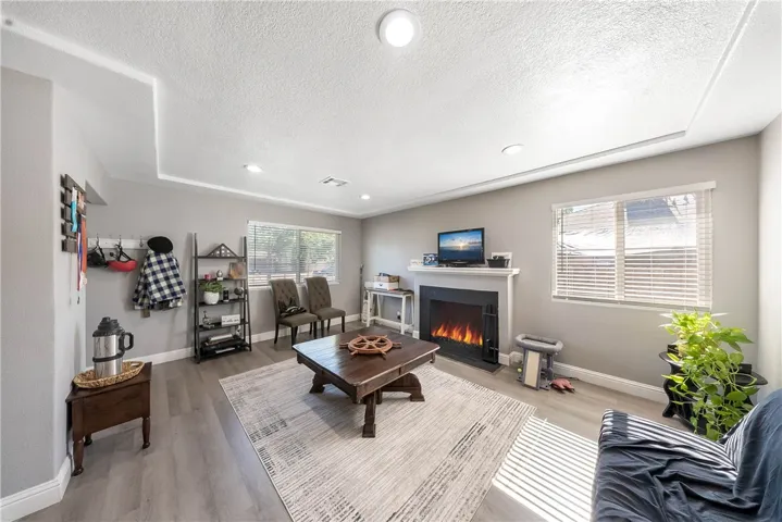 914 W Cambridge Avenue, Fresno, California 93705