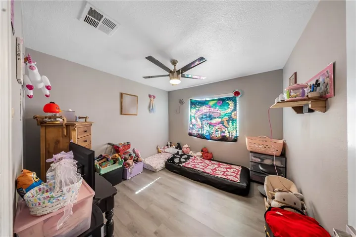 914 W Cambridge Avenue, Fresno, California 93705