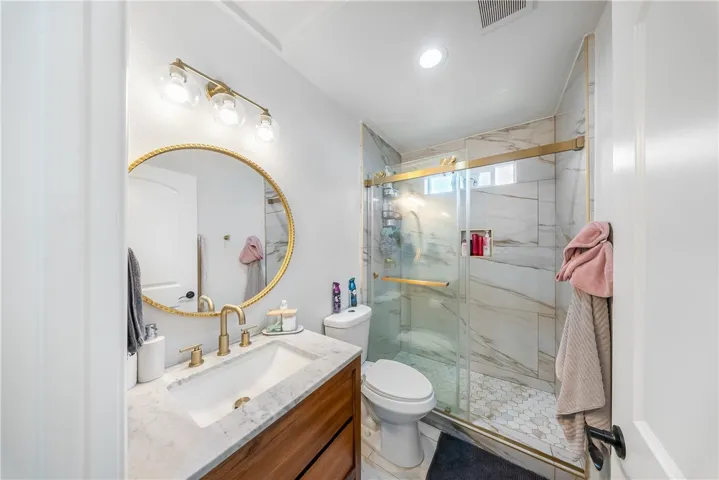 914 W Cambridge Avenue, Fresno, California 93705
