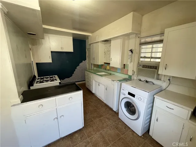 449 N 8th Avenue B, Upland, California 91786