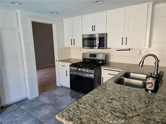 15721 Lake Ridge Road, Lake Elsinore, California 92530