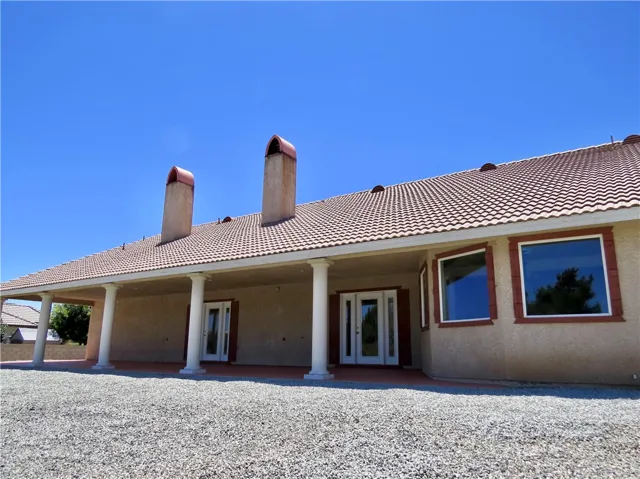 7445 El Manor, Hesperia, California 92344