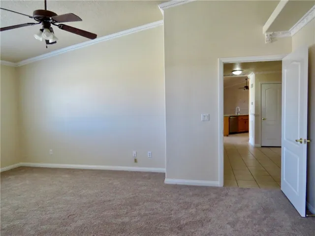 7445 El Manor, Hesperia, California 92344