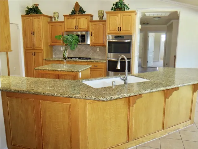 7445 El Manor, Hesperia, California 92344