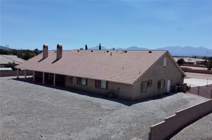 7445 El Manor, Hesperia, California 92344