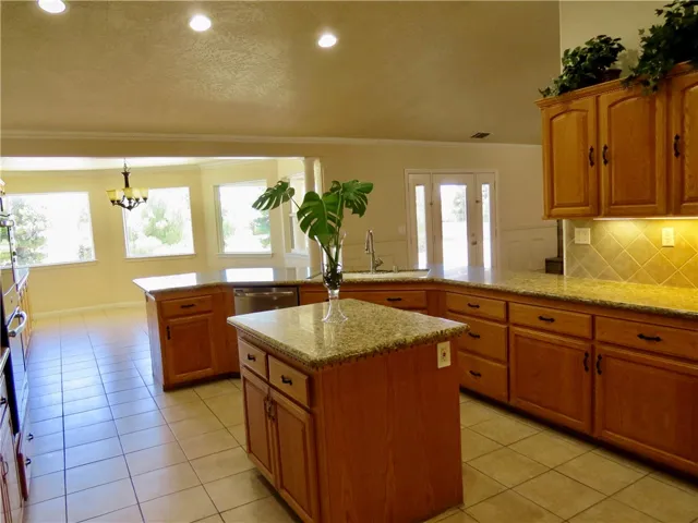 7445 El Manor, Hesperia, California 92344