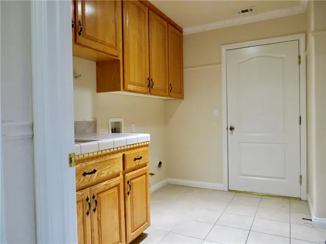 7445 El Manor, Hesperia, California 92344