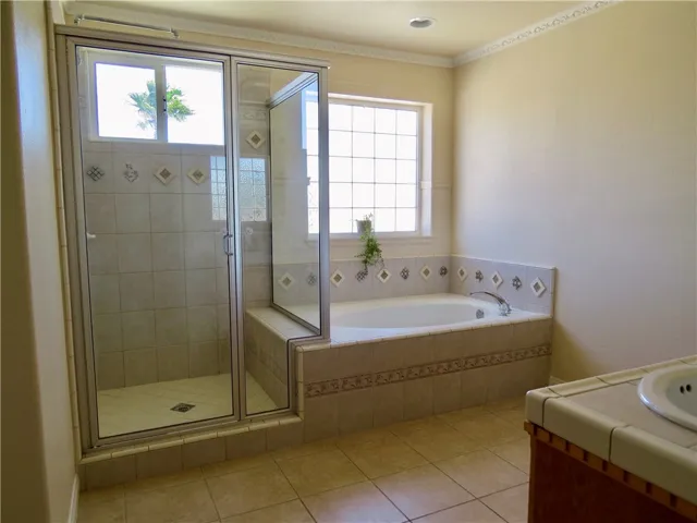 7445 El Manor, Hesperia, California 92344