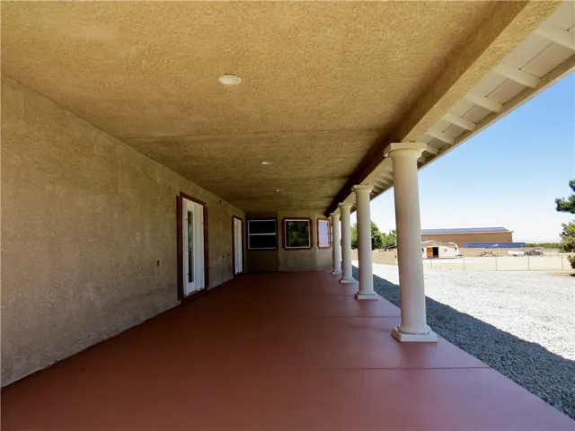 7445 El Manor, Hesperia, California 92344