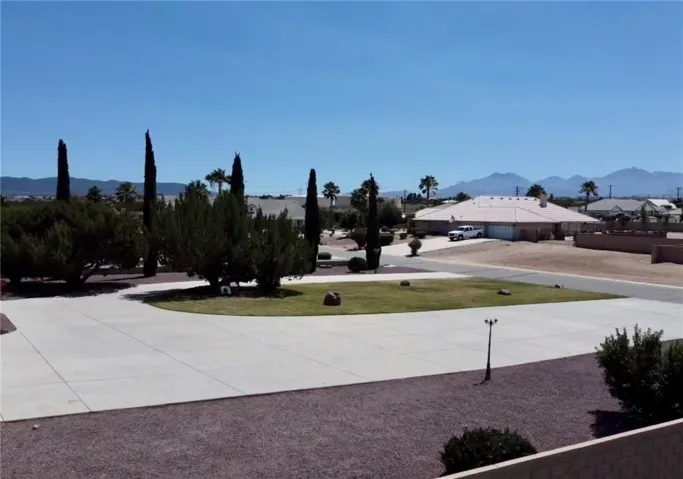 7445 El Manor, Hesperia, California 92344