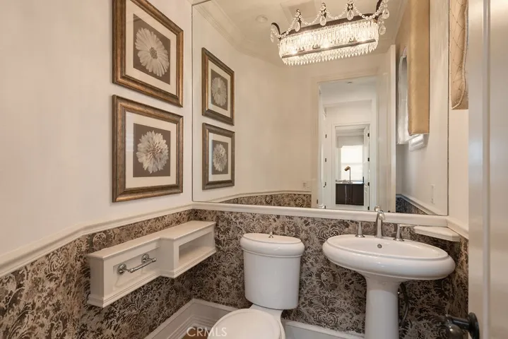 Downstairs 1/2 bath