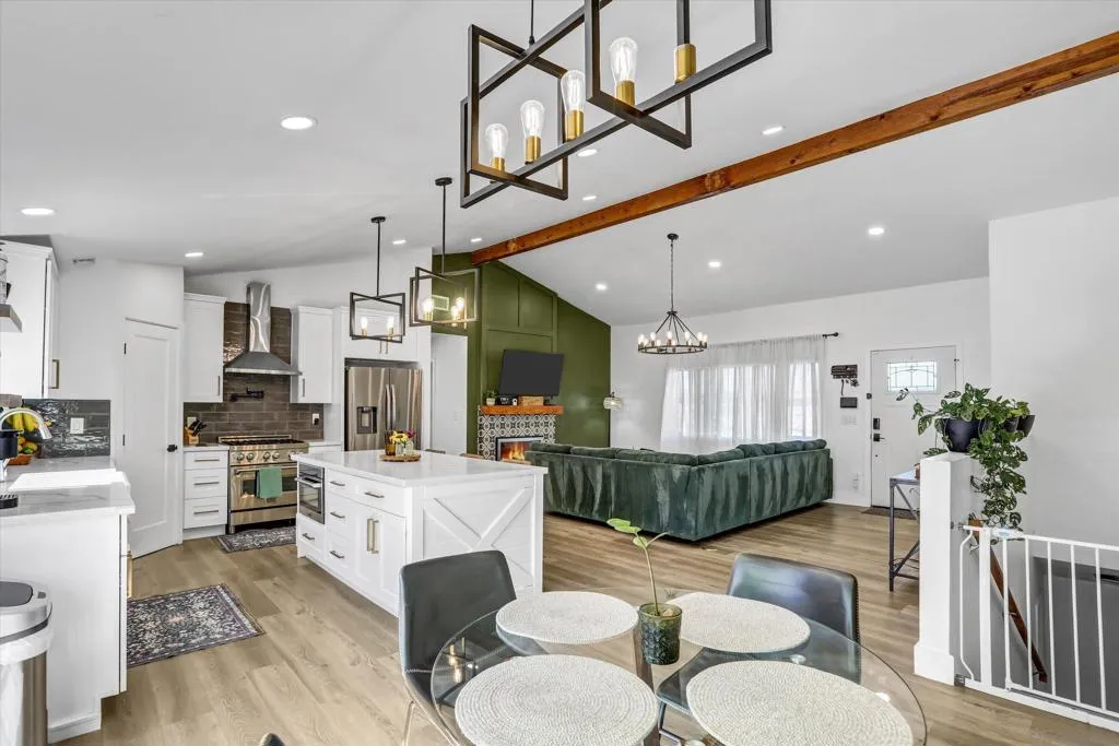 9861 Bon Vue Dr