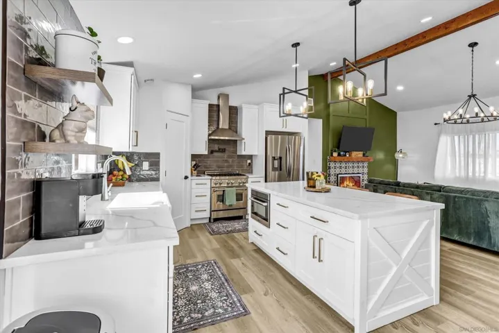 9861 Bon Vue Drive, El Cajon, California 92021