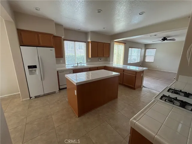 1531 Preston, Perris, California 92571