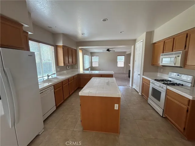 1531 Preston, Perris, California 92571