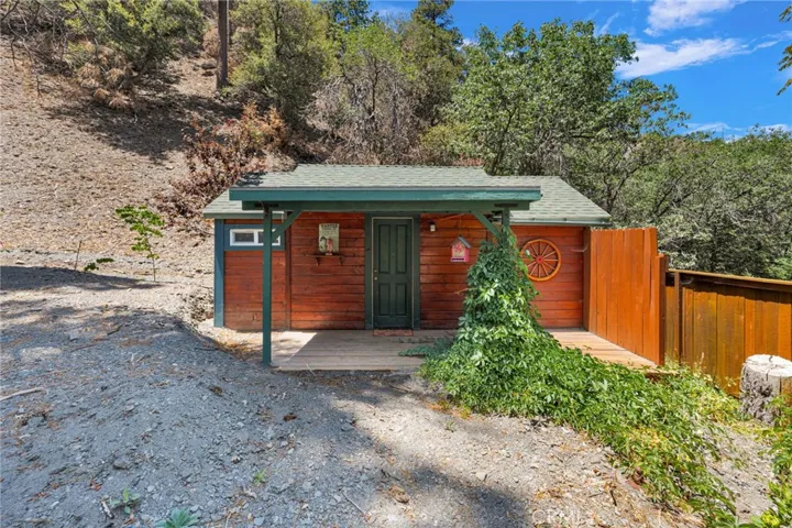 Outside Bonus Room