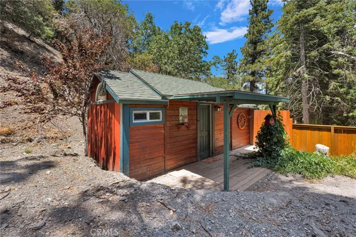 Outside Bonus Room