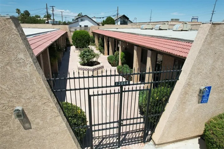12064 Jacaranda Avenue A&b, Hesperia, California 92345