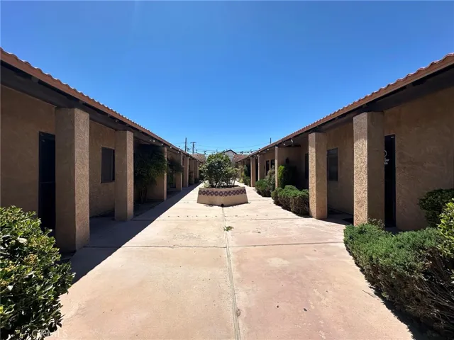 12064 Jacaranda Avenue A&b, Hesperia, California 92345