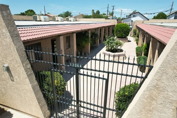 12064 Jacaranda Avenue A&b, Hesperia, California 92345