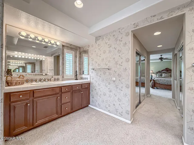lPrimary Bedroom Suite9
