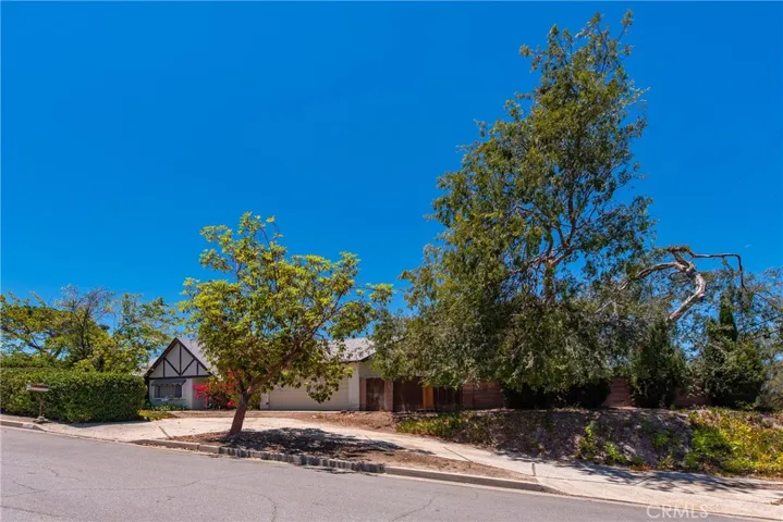 2665 Calle Limonero, Thousand Oaks, California 91360