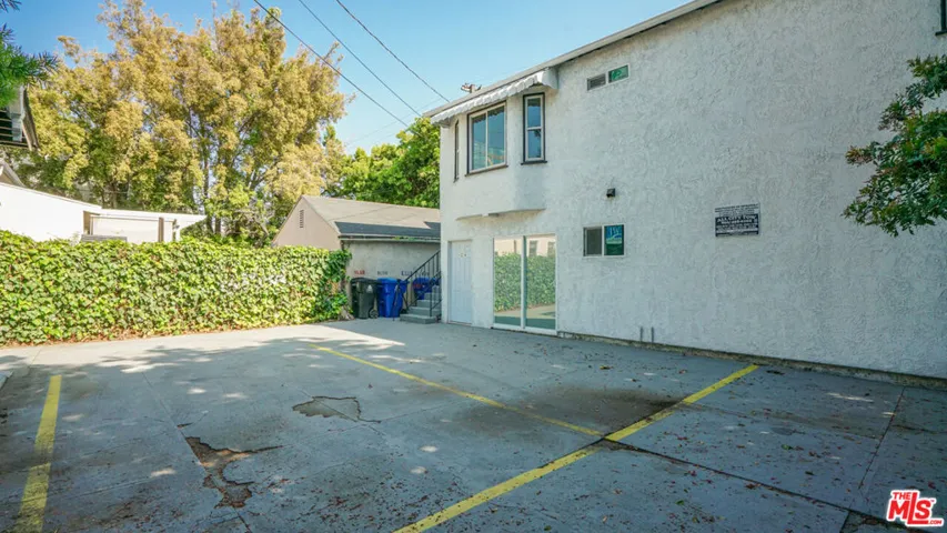 6112 Saturn Street, Los Angeles, California 90035