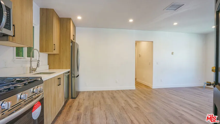 6112 Saturn Street, Los Angeles, California 90035