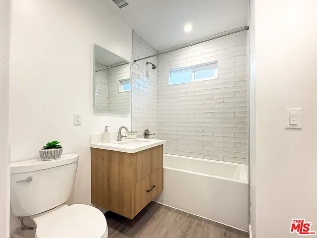 6112 Saturn Street, Los Angeles, California 90035