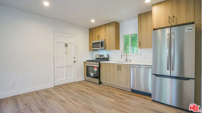 6112 Saturn Street, Los Angeles, California 90035