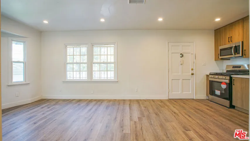6112 Saturn Street, Los Angeles, California 90035
