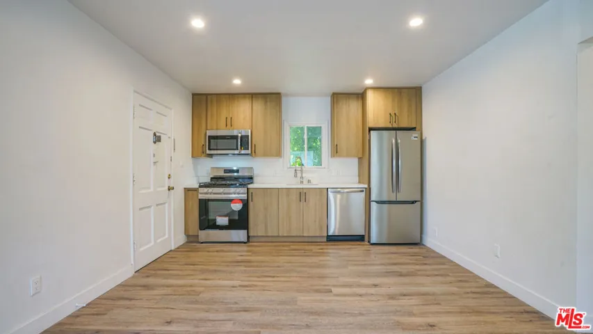 6112 Saturn Street, Los Angeles, California 90035