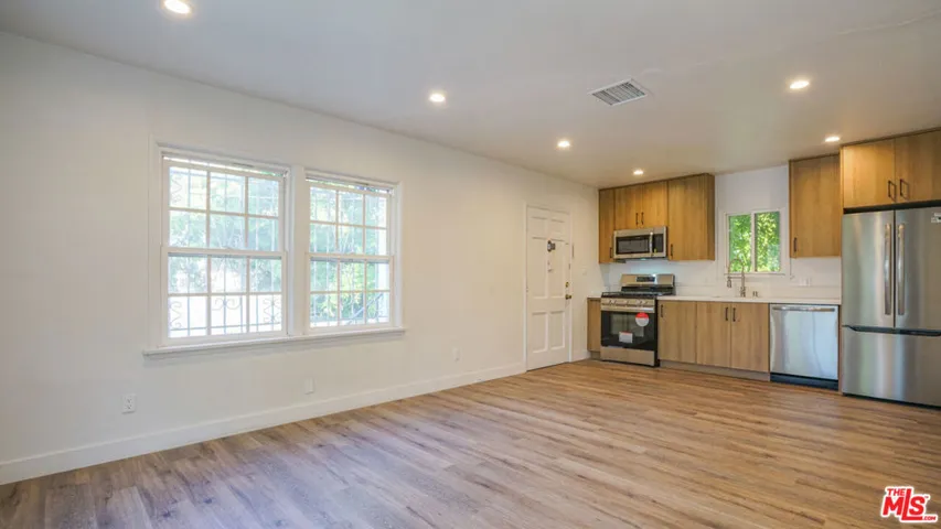 6112 Saturn Street, Los Angeles, California 90035