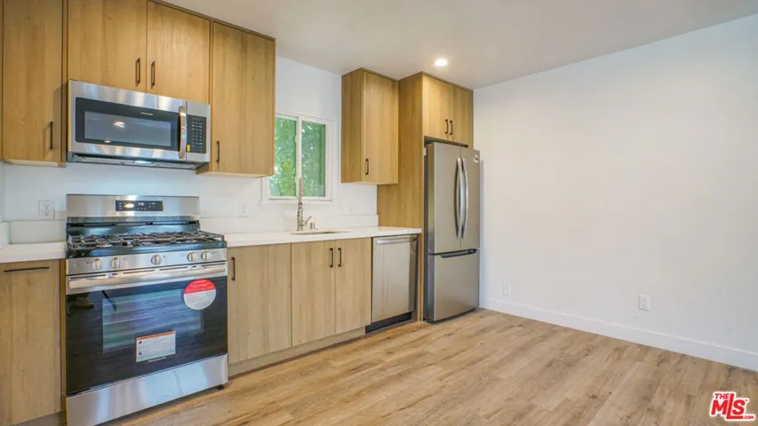 6112 Saturn Street, Los Angeles, California 90035