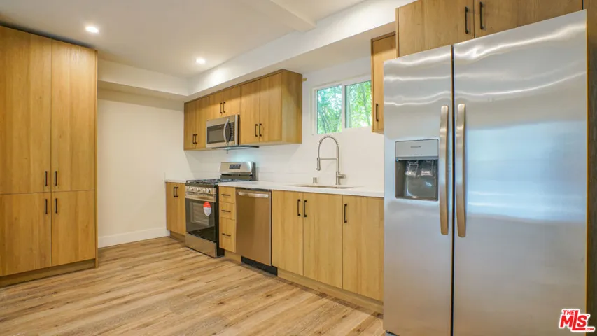 6112 Saturn Street, Los Angeles, California 90035