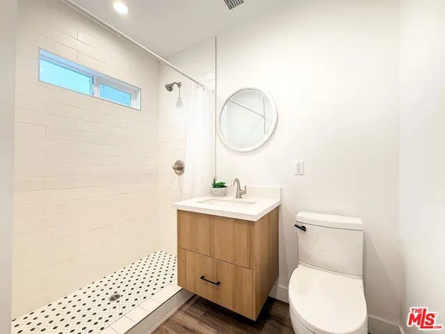 6112 Saturn Street, Los Angeles, California 90035