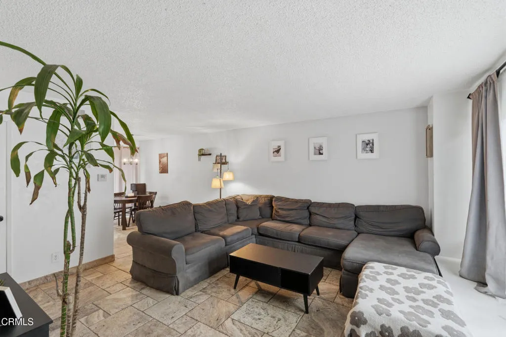1209 Nilgai Place, Ventura, California 93003 — photo 4