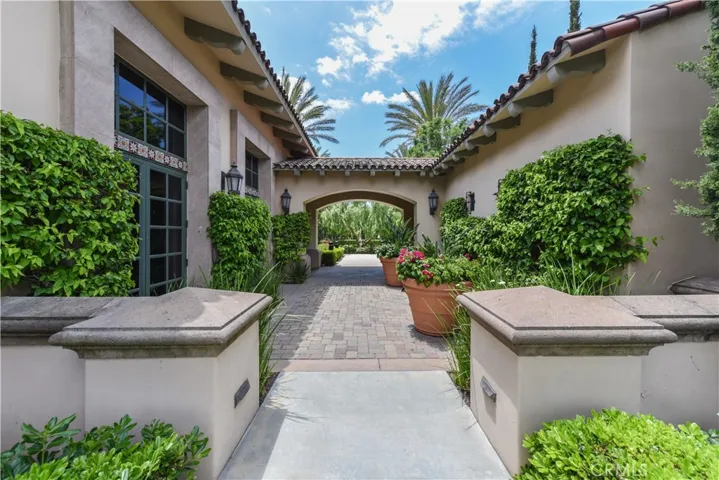 22 Maywood, Irvine, California 92602