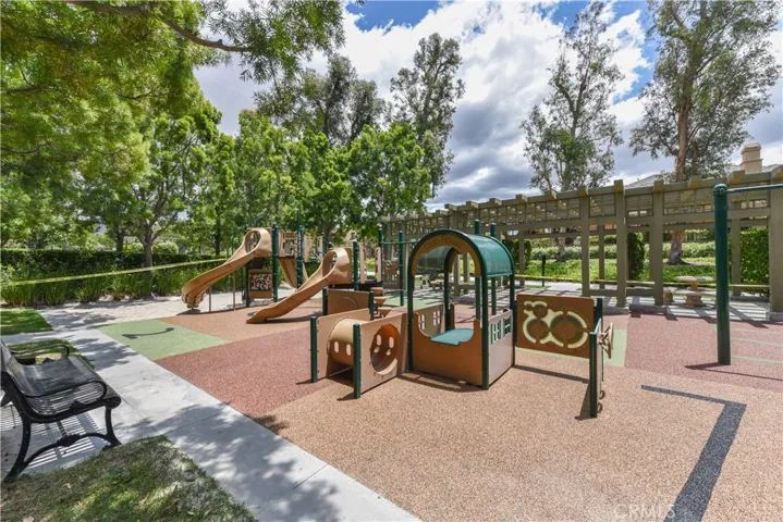22 Maywood, Irvine, California 92602