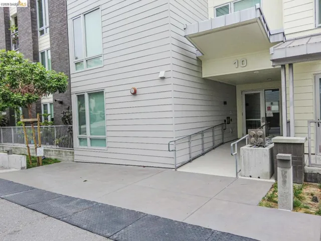 10 Innes Ct 307, San Francisco, California 94124