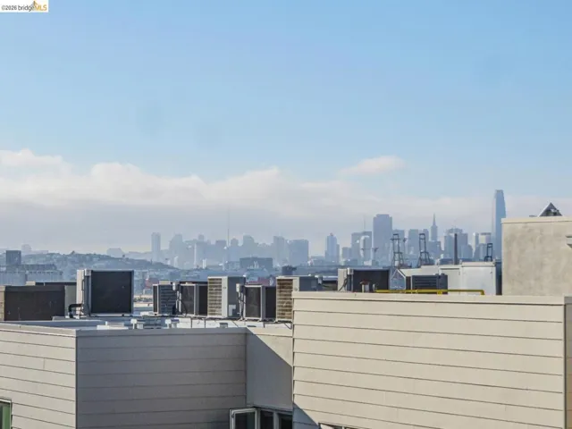 10 Innes Ct 307, San Francisco, California 94124