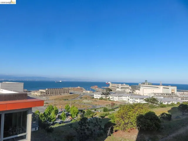 10 Innes Ct 307, San Francisco, California 94124