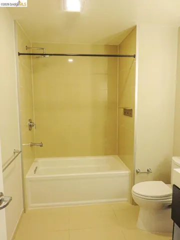 10 Innes Ct 307, San Francisco, California 94124