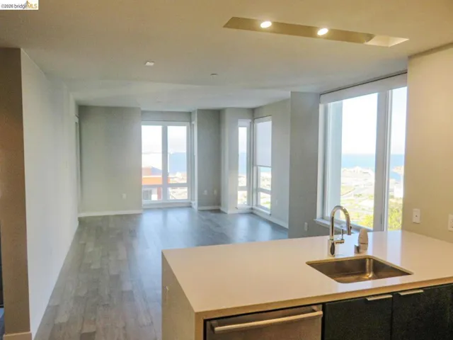 10 Innes Ct 307, San Francisco, California 94124