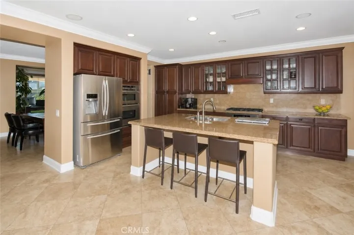 Gourmet kitchen