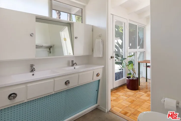 6283 Lubao Avenue, Woodland Hills, California 91367